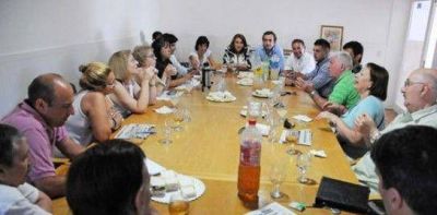 Fein se reuni� con vecinalistas del distrito Sur