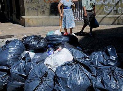 La basura: otra de suspenso, pero �sta, a�n sin pr�fugos; �hay sobreprecio del 100 %?