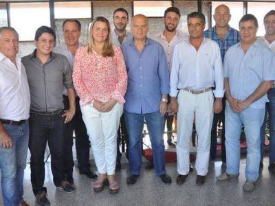 Con Intendentes y Legisladores
