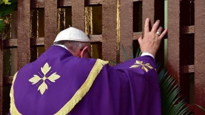 El Papa me dijo: �Dios perdona no con un decreto sino con una caricia�