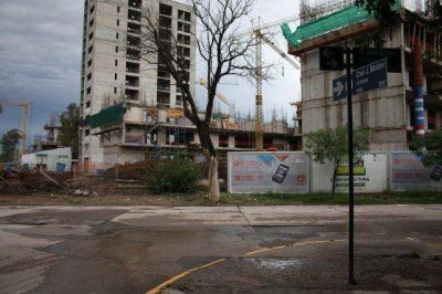 Buscan paliar el impacto vial por las torres del Procrear