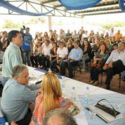 Casas llam� a la dirigencia del PJ a �bajar un cambio�