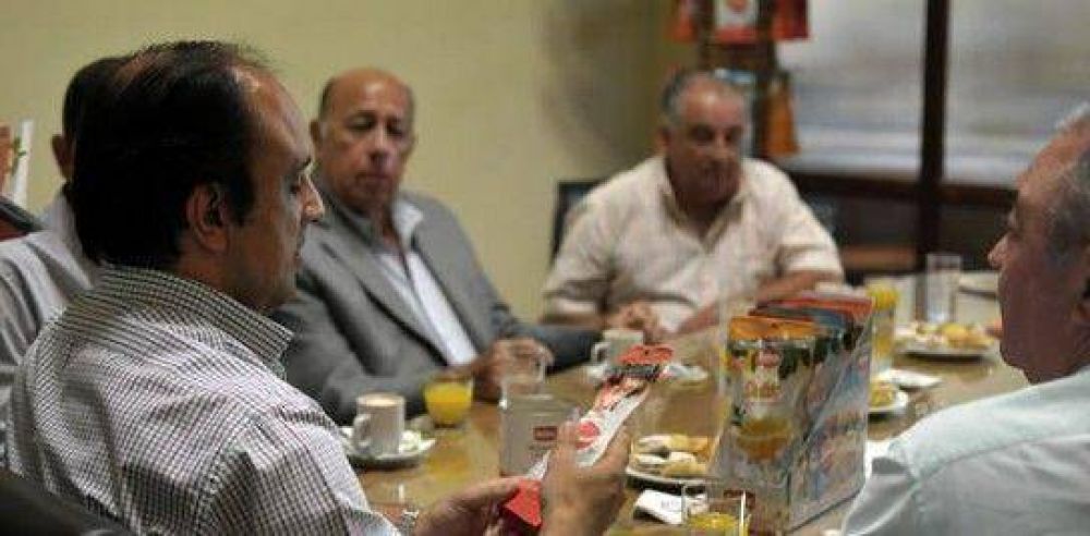 Empresa de la ciudad exporta frutillas en alm�bar