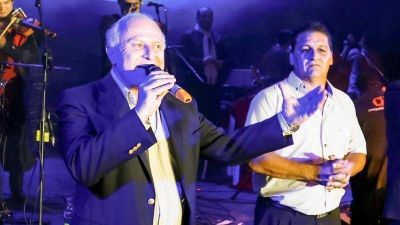 Miguel Lifschitz particip� del 32� Festival del Pescador en Sauce Viejo