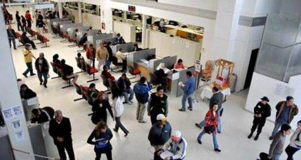 Hay 27 mil expedientes pendientes en Habilitaciones Comerciales