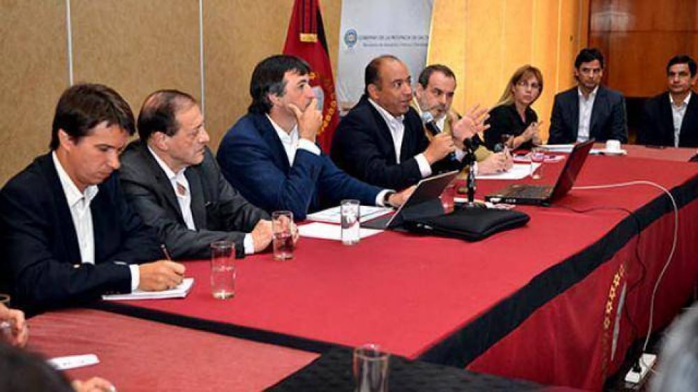 El ministro Bullrich present en Salta el Plan de Educacin 2016-2020 de la provincia