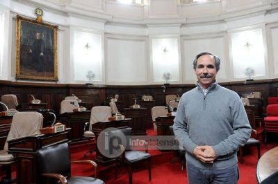 Arteaga: �Es inadmisible que el Estado mantenga a los que trabajan� 