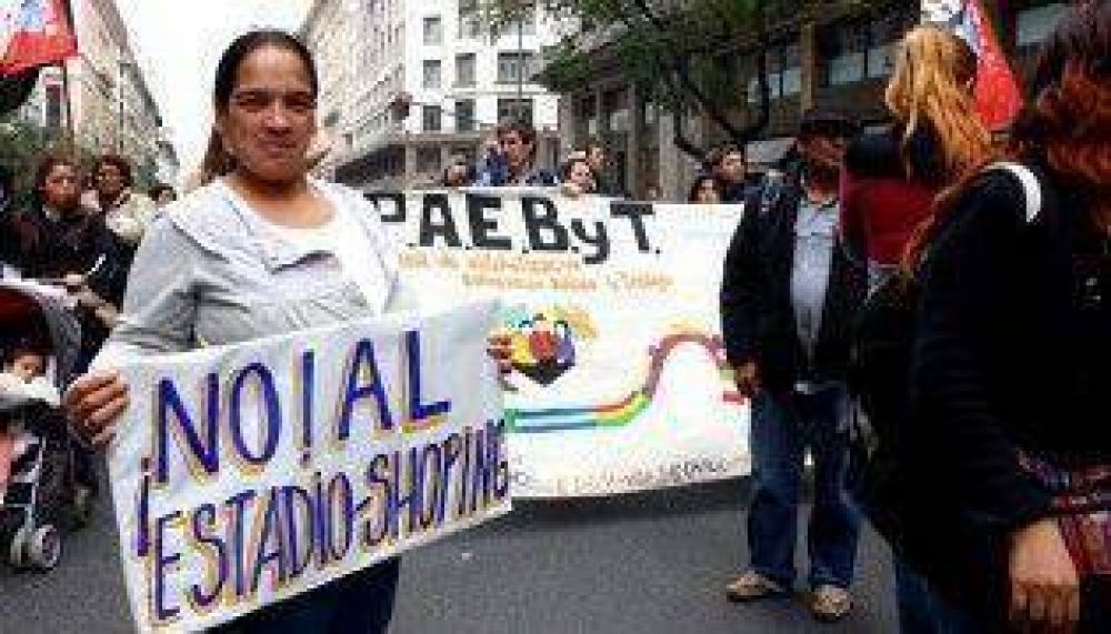 Vecinos de La Boca protestan por la venta de terrenos p�blicos