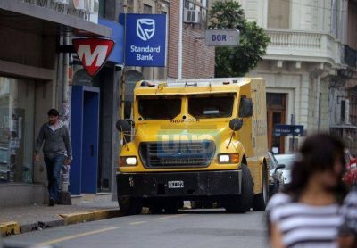 Bancos de Paran� con problemas para atender con normalidad