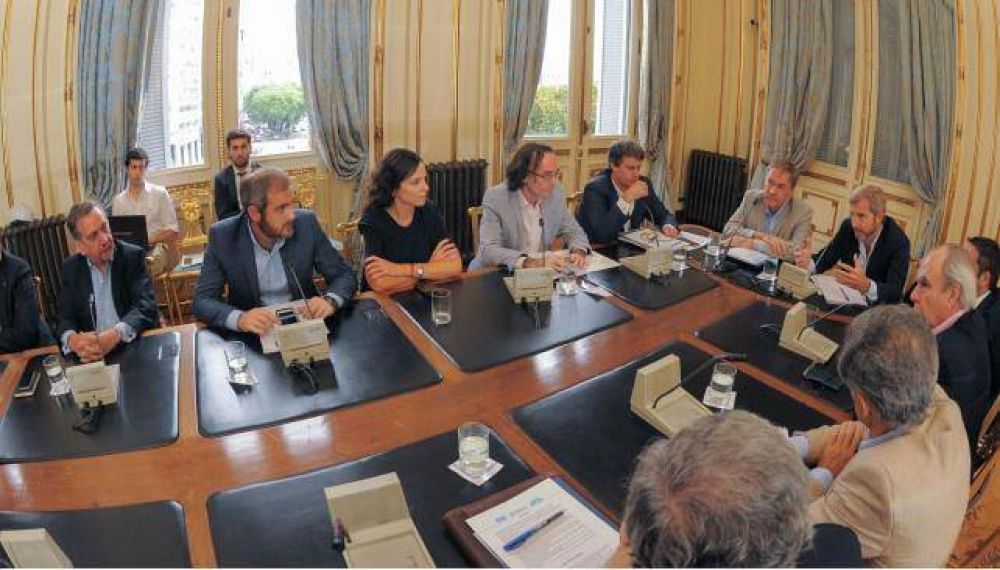 Por pedido de Macri, Schiaretti se reuni� con el gabinete nacional