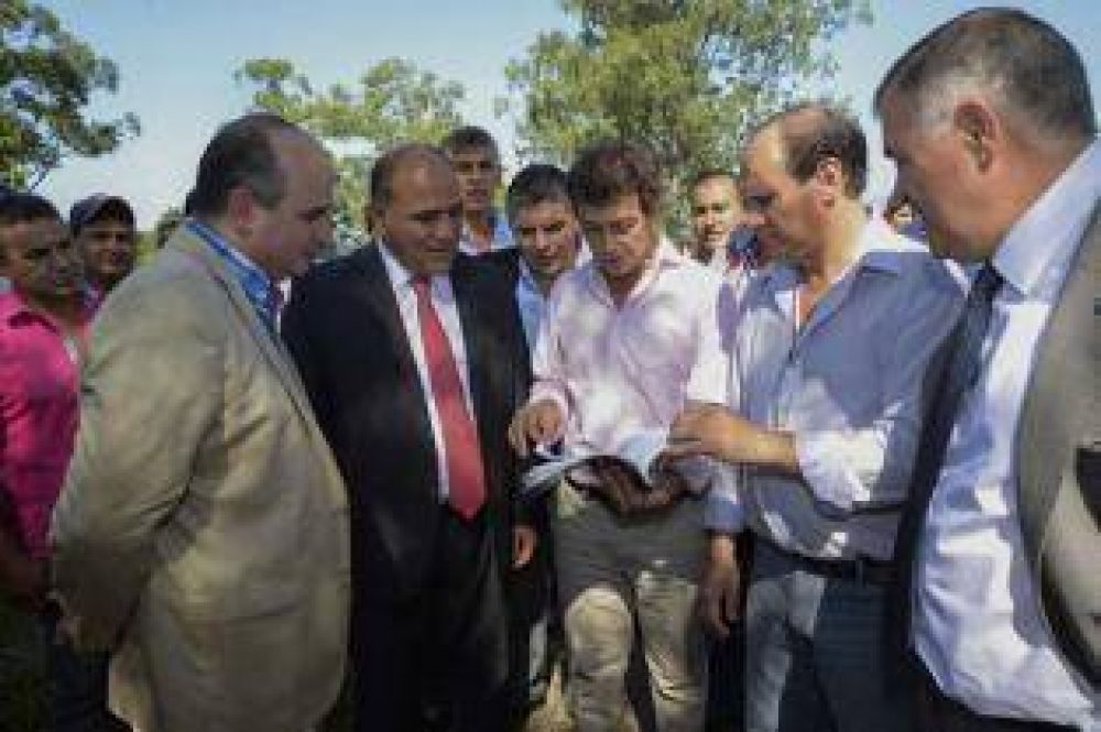 Manzur habl� de pensar en el peronismo que viene y se reuni� con intendentes bonaerenses