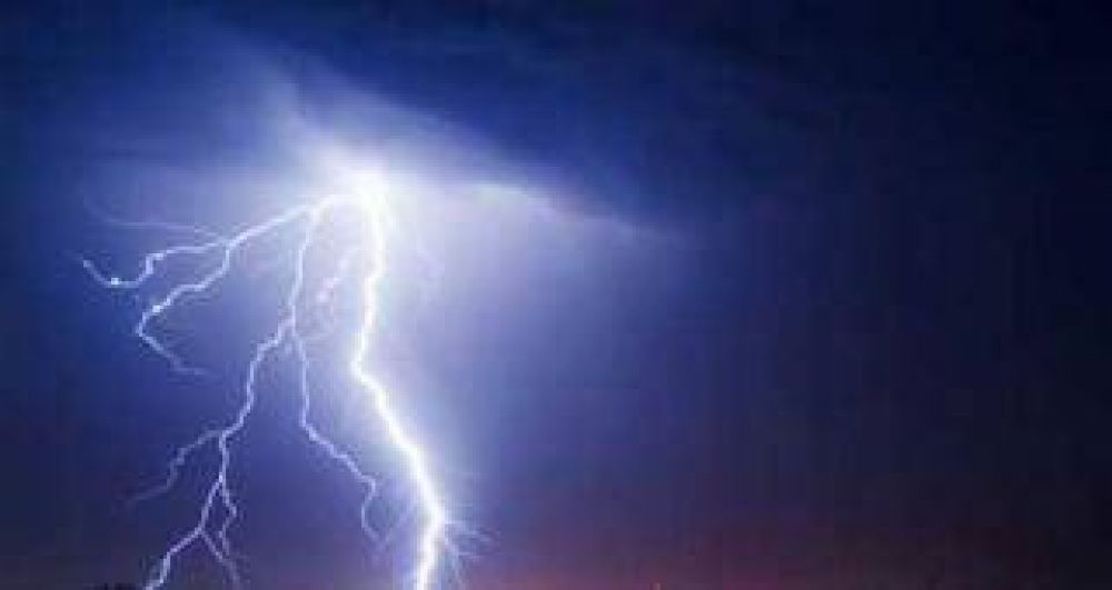 Tucum�n entr� en alerta meteorol�gico por tormentas con abundante ca�da de agua