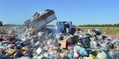 La Municipalidad contin�a rellenado con basura el Parque Termal