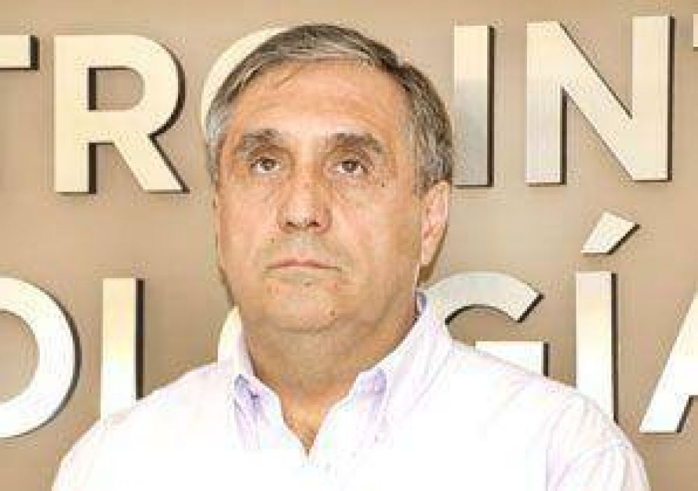 Fabian Claudio reemplaza a V�ctor Canosa en Seguridad