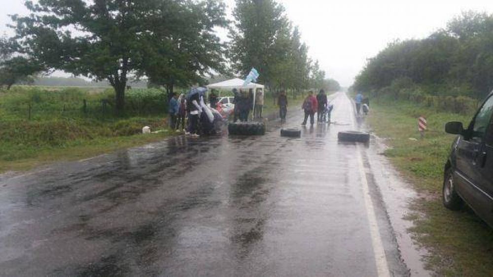 Municipales del interior resisten ante despidos y falta de pago