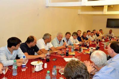 El massismo quiere la aprobaci�n del Presupuesto bonaerense 2016