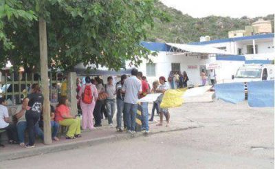 Contin�a la toma del Hospital y esperan reuni�n con la Ministro