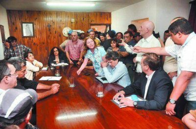 El conflicto en Santa Rosa pone en jaque la continuidad del intendente Sergio Salgado