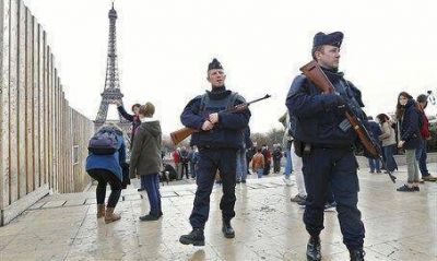 A pesar de los ataques antisemitas, la comunidad de Jabad en Francia repartir� kipot por las calles