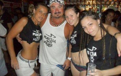 El Peque, un cholulo complicado que salpica a famosos y pol�ticos