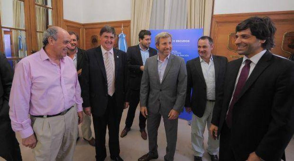 Frigerio prometi� obras y planes de viviendas a intendentes de la UCR bonaerense