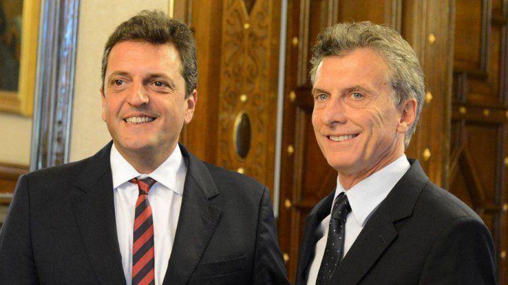 Mauricio Macri y Sergio Massa viajar�n a Davos en una aerol�nea privada