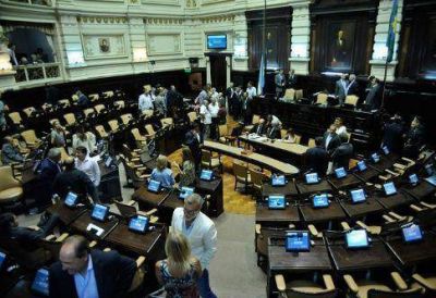 El Frente para la Victoria y el massismo votaron a favor del presupuesto bonaerense de Mar�a Eugenia Vidal