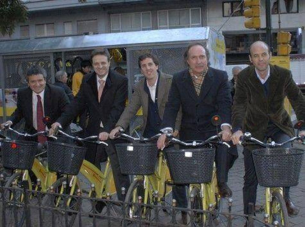 Trabajan en la Rosada, pero les paga Uspallata
