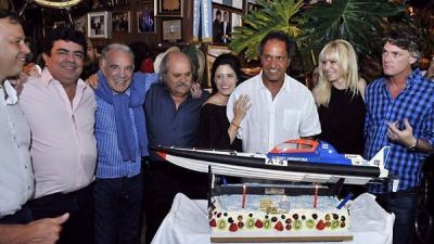 Torta con lancha y Truco en La Ñata, para celebrar los 59 de Scioli