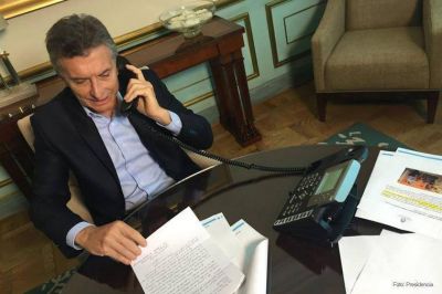 Macri les respondió por teléfono a los ciudadanos que le escribieron cartas