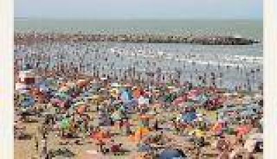 En la Costa prev�n que en la segunda quincena tambi�n habr� menos turistas