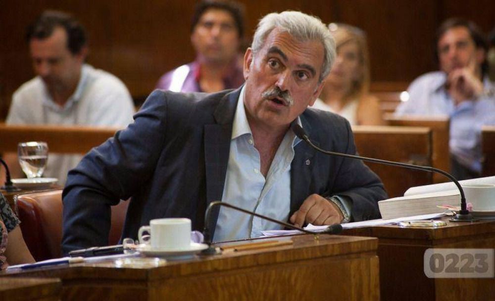 �Qued� demostrada la incompatibilidad de Giri para ser presidente del Emtur�