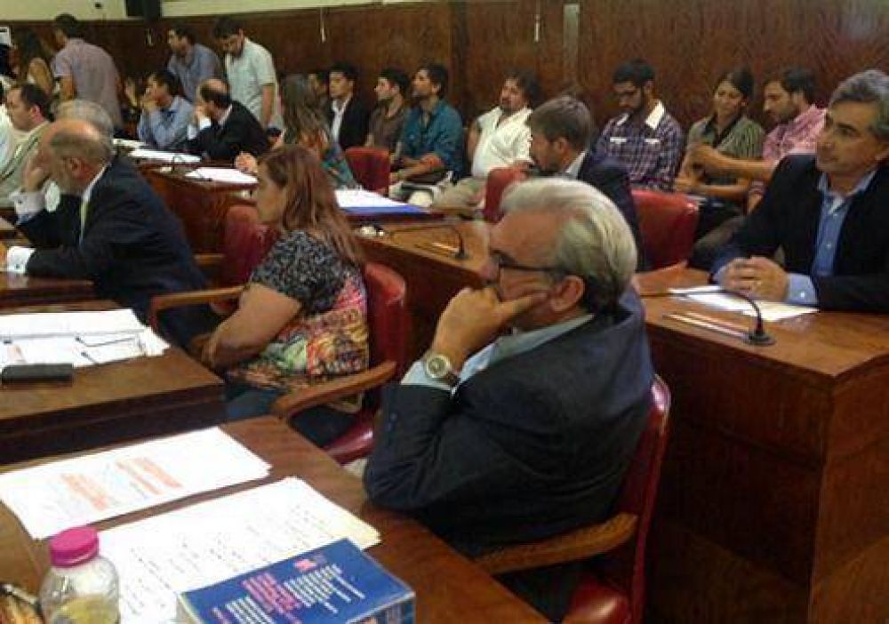 A pesar de las cr�ticas, se aprob� la designaci�n de Emiliano Giri 