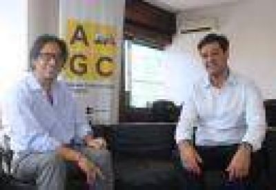 GARAVANO VISIT� AL DIRECTOR DE LA AGC