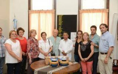 Maip�: Entregaron dos desfibriladores externos autom�ticos para el Hospital