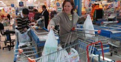Especialistas prev�n que el consumo mejorar� en �ltimos seis meses del a�o