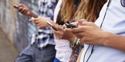 Las empresas de telefon�a m�vil postergaron las subas de precios