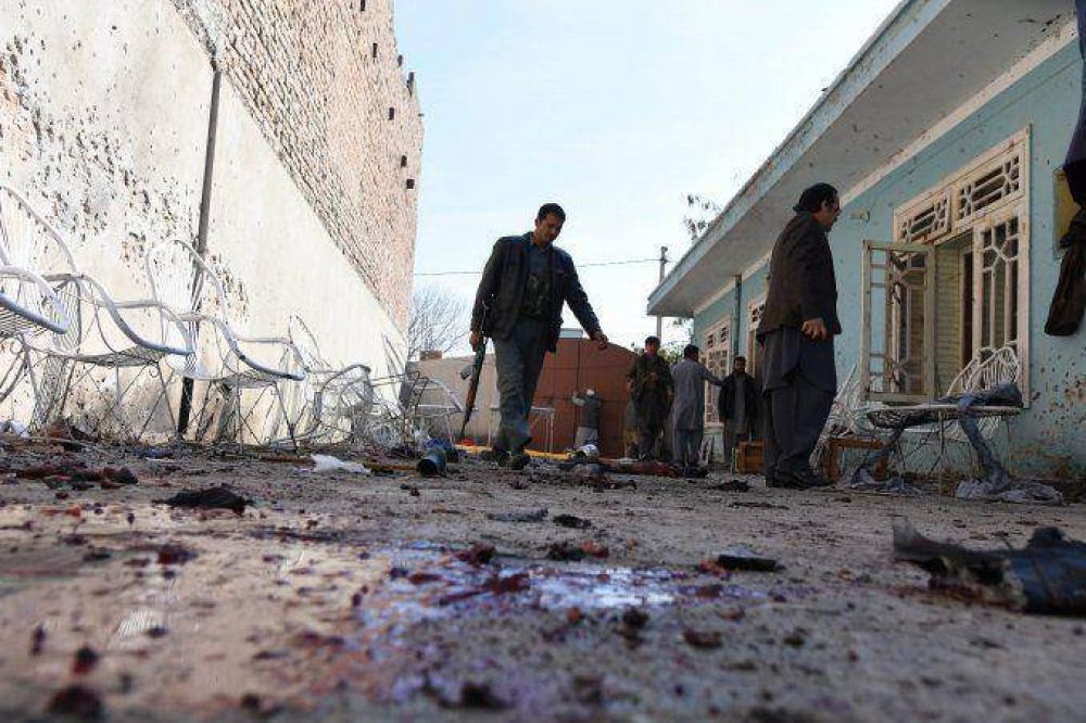 Hay al menos once muertos en un ataque suicida en Afganist�n