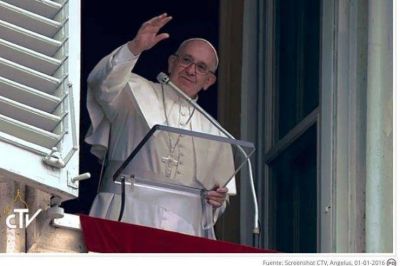 Francisco en el �ngelus: Jes�s no es un comandante que impone seguir ciegamente sus �rdenes