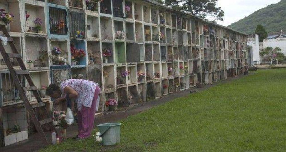 Subas de hasta el 600 por ciento en los cementerios