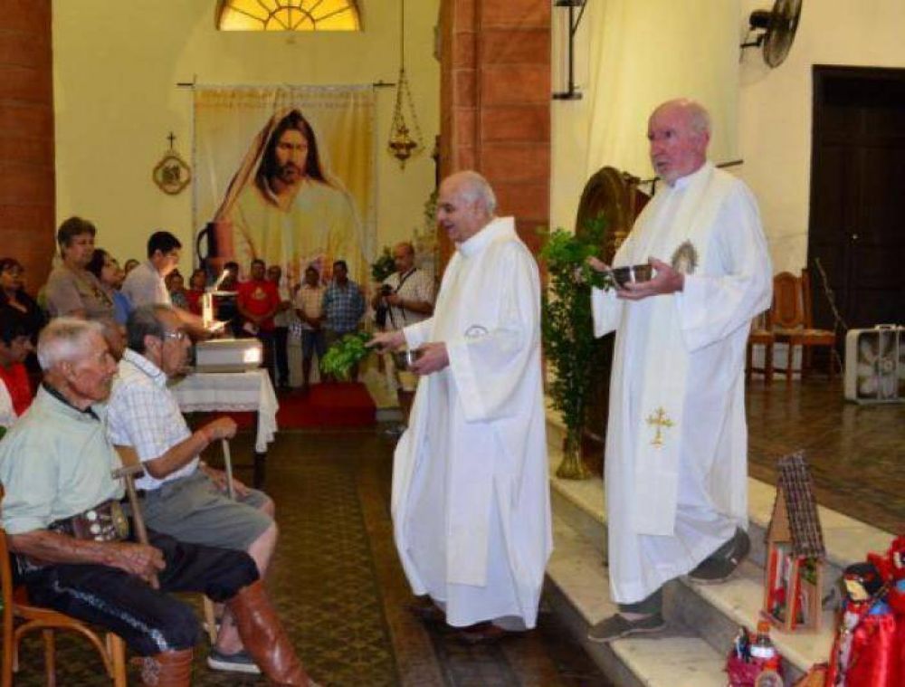 La Iglesia acompa a los peregrinos de la Cruz Gil
