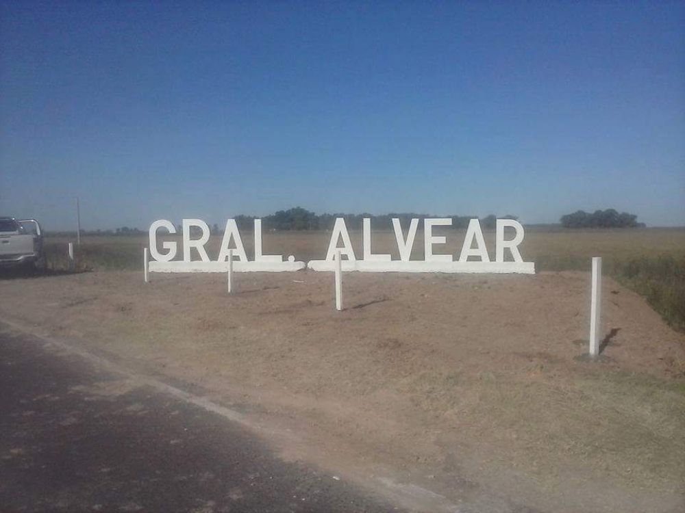 COLOCARON INSCRIPCION DE GENERAL ALVEAR EN EL ACCESO RUTA 51