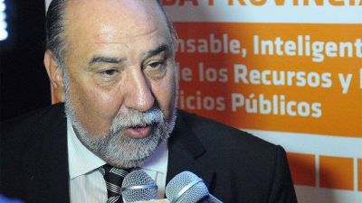 A paritarias con 50 afiliados y envuelto en el esc�ndalo de ABSA
