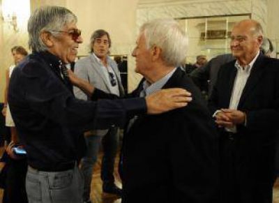 Avanzan las charlas para la unificaci�n de la CGT local