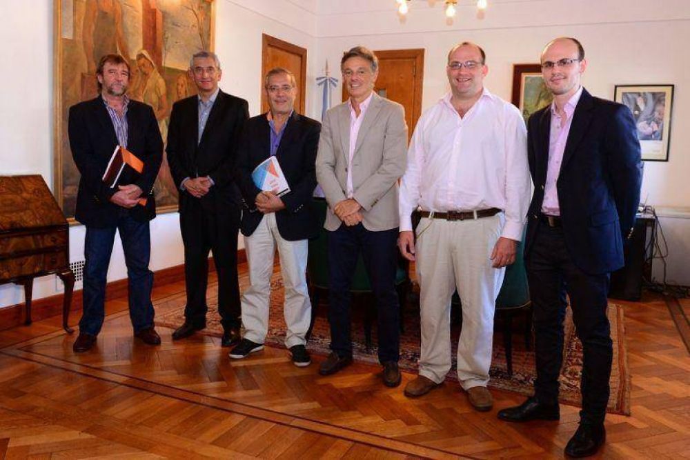 ABUD ROBLES SE REUNI� CON EL MINISTRO DE PRODUCCI�N DE NACI�N