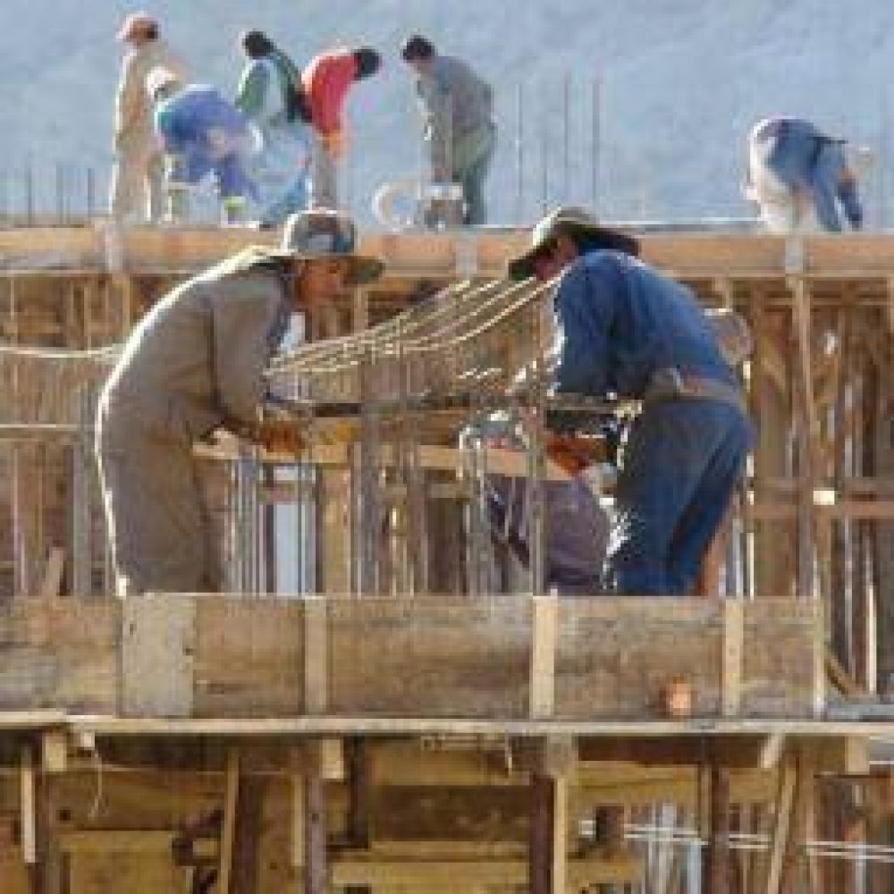 La paralizaci�n de la obra p�blica pone en riesgo 2 mil empleos