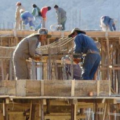 La paralizaci�n de la obra p�blica pone en riesgo 2 mil empleos