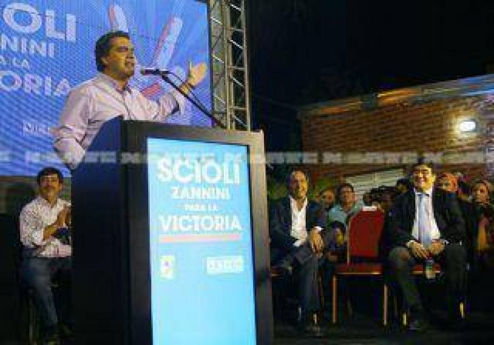 Capitanich quiere nueva conducci�n nacional en el PJ pero apunt� a quienes facilitaron el gobierno a Macri