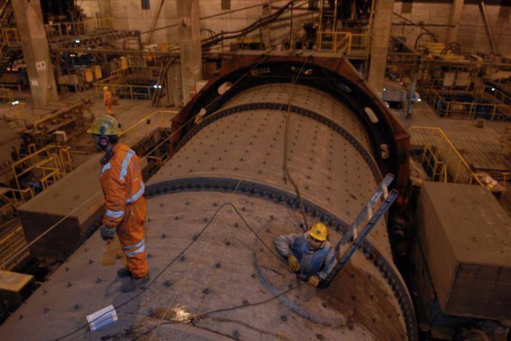 Minera MCC anunci� el despido de 200 obreros