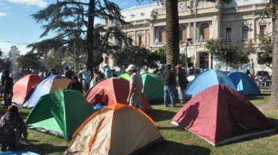 Jujuy: militantes de la Tupac Amaru desoyen a la Justicia y seguir�n con el acampe 